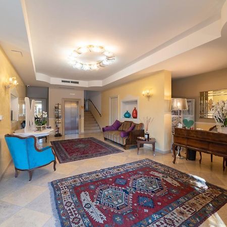 Albergo Minuetto Άδρια Εξωτερικό φωτογραφία