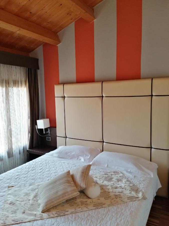 Albergo Minuetto Άδρια Εξωτερικό φωτογραφία