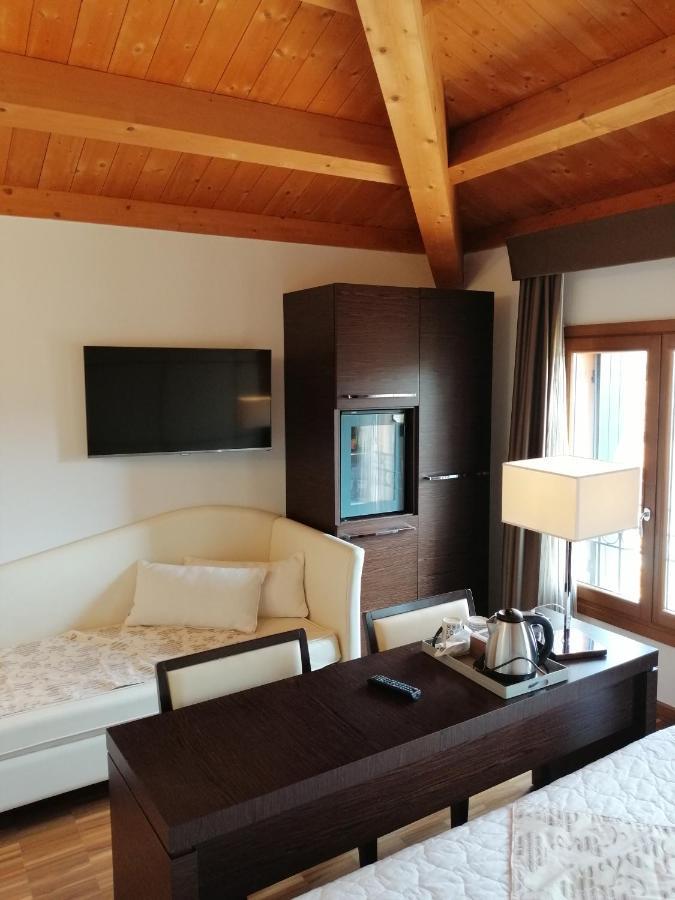 Albergo Minuetto Άδρια Εξωτερικό φωτογραφία
